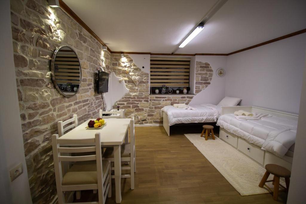 Appartamento Solhouse Gjirokastër Esterno foto